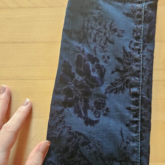 3/15$ navy jeans with dark floral pattern - Picture 3 of 5